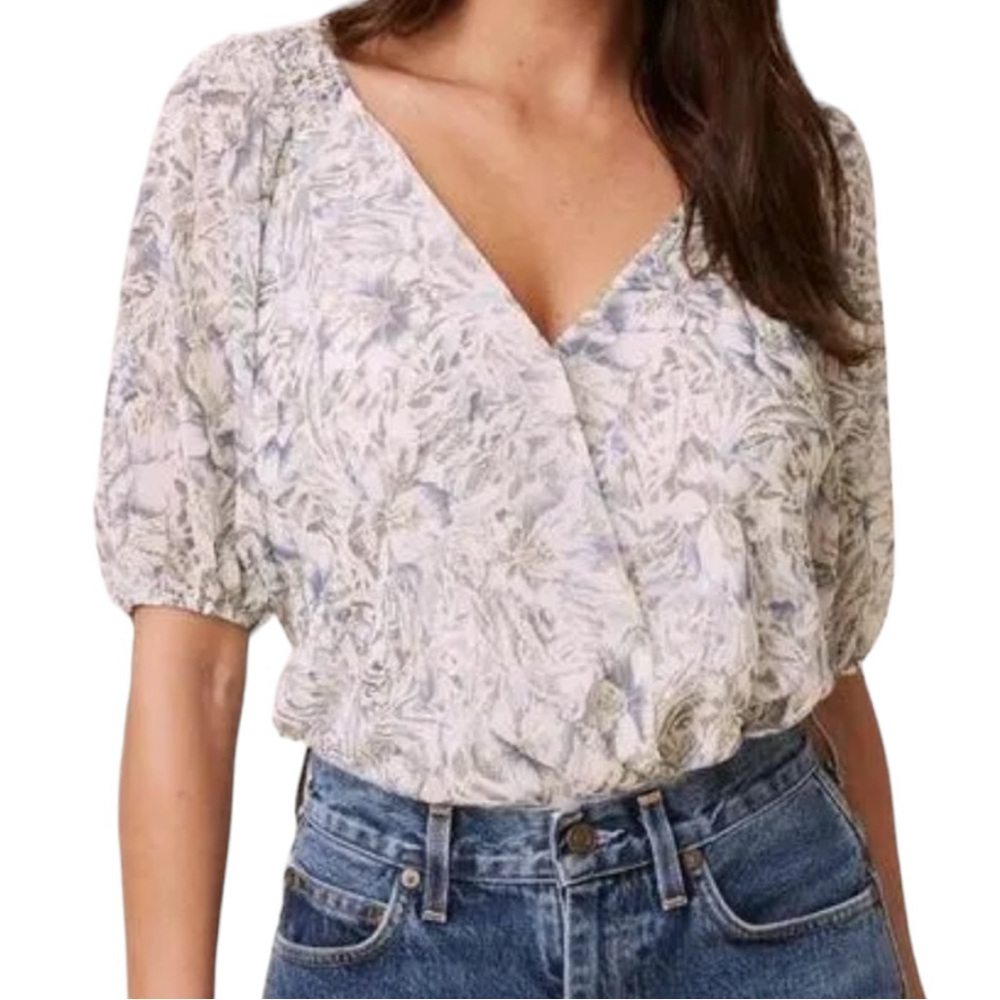 ASTR The Label Women’s Kayla Summer Floral V Neck Bodysuit Sz L